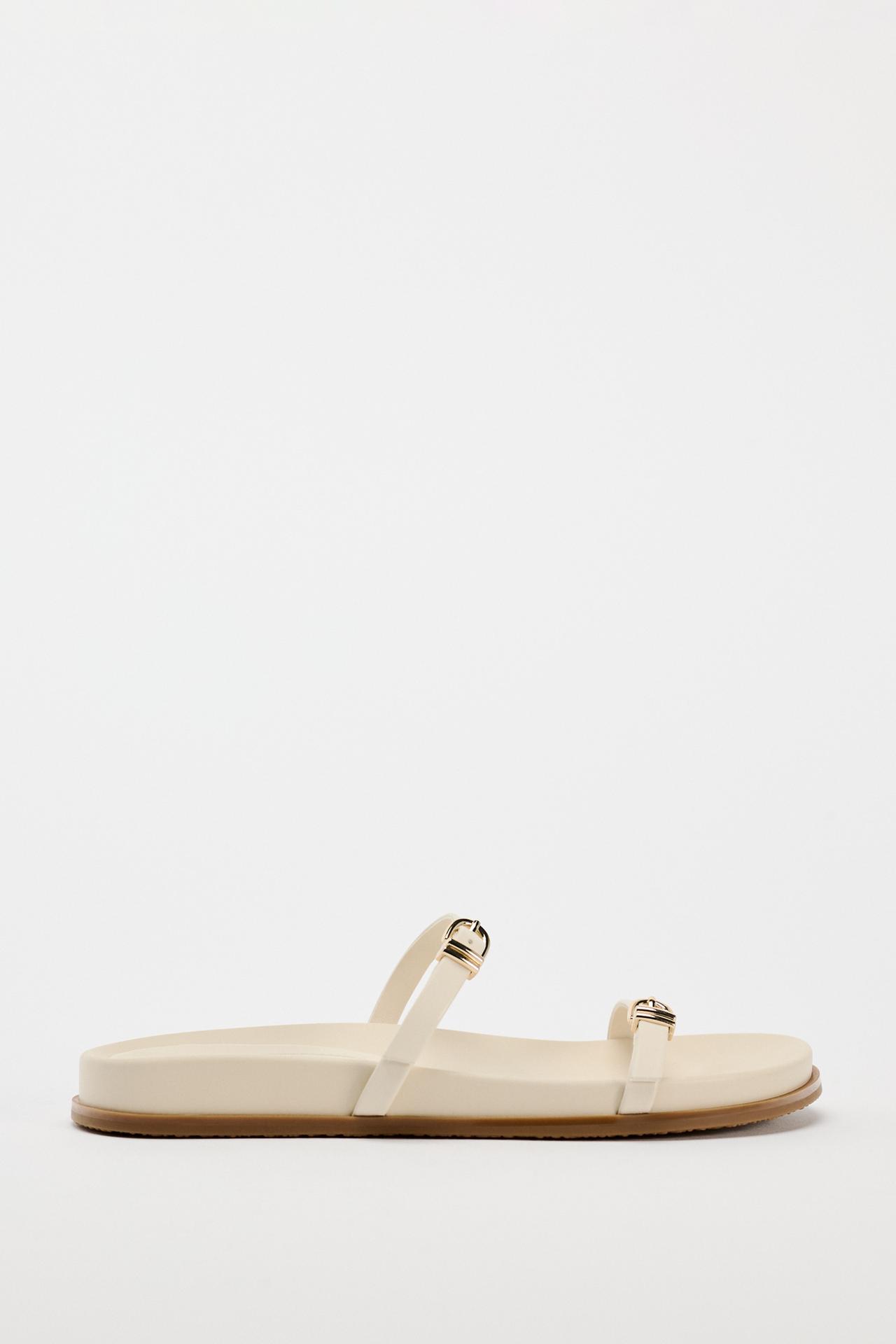 SANDALS WITH BUCKLED STRAPS
