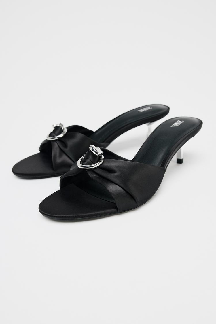 HEART DETAIL HEELED SANDALS