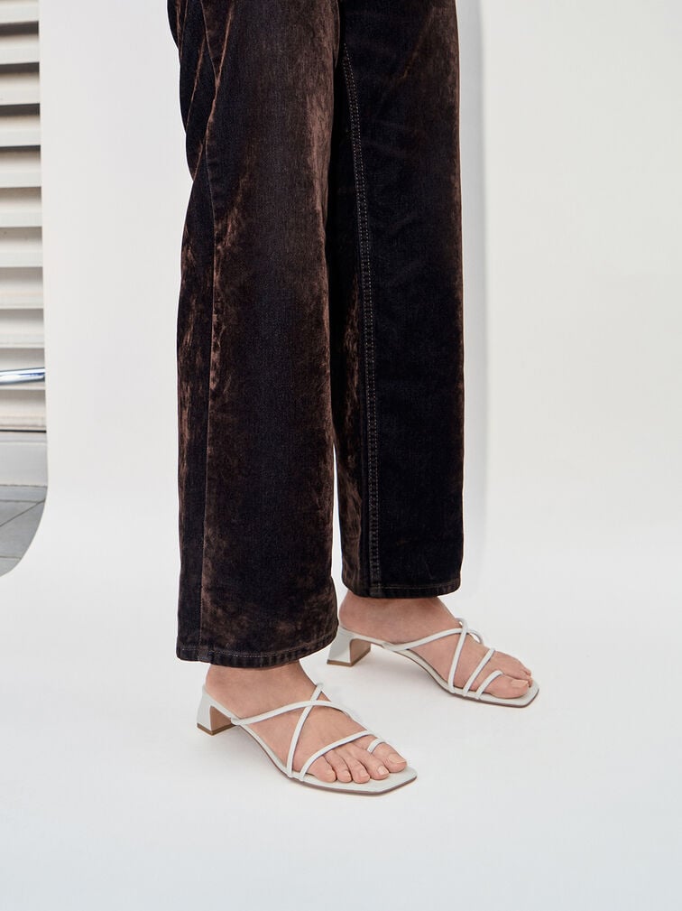 Meadow Strappy Toe Ring Sandals