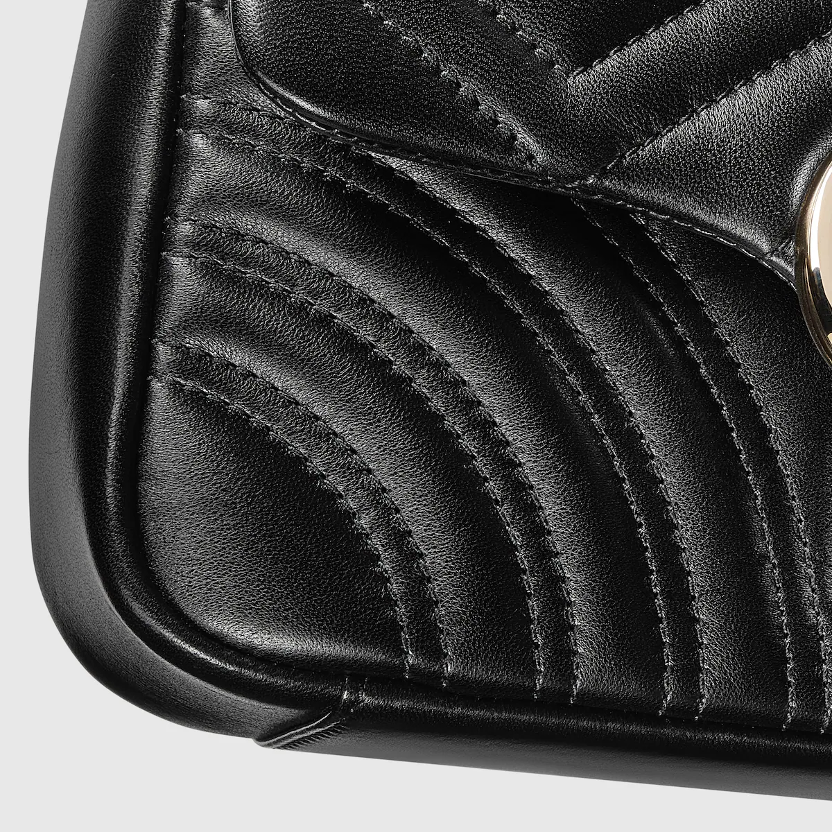 GG Marmont Small Shoulder Bag