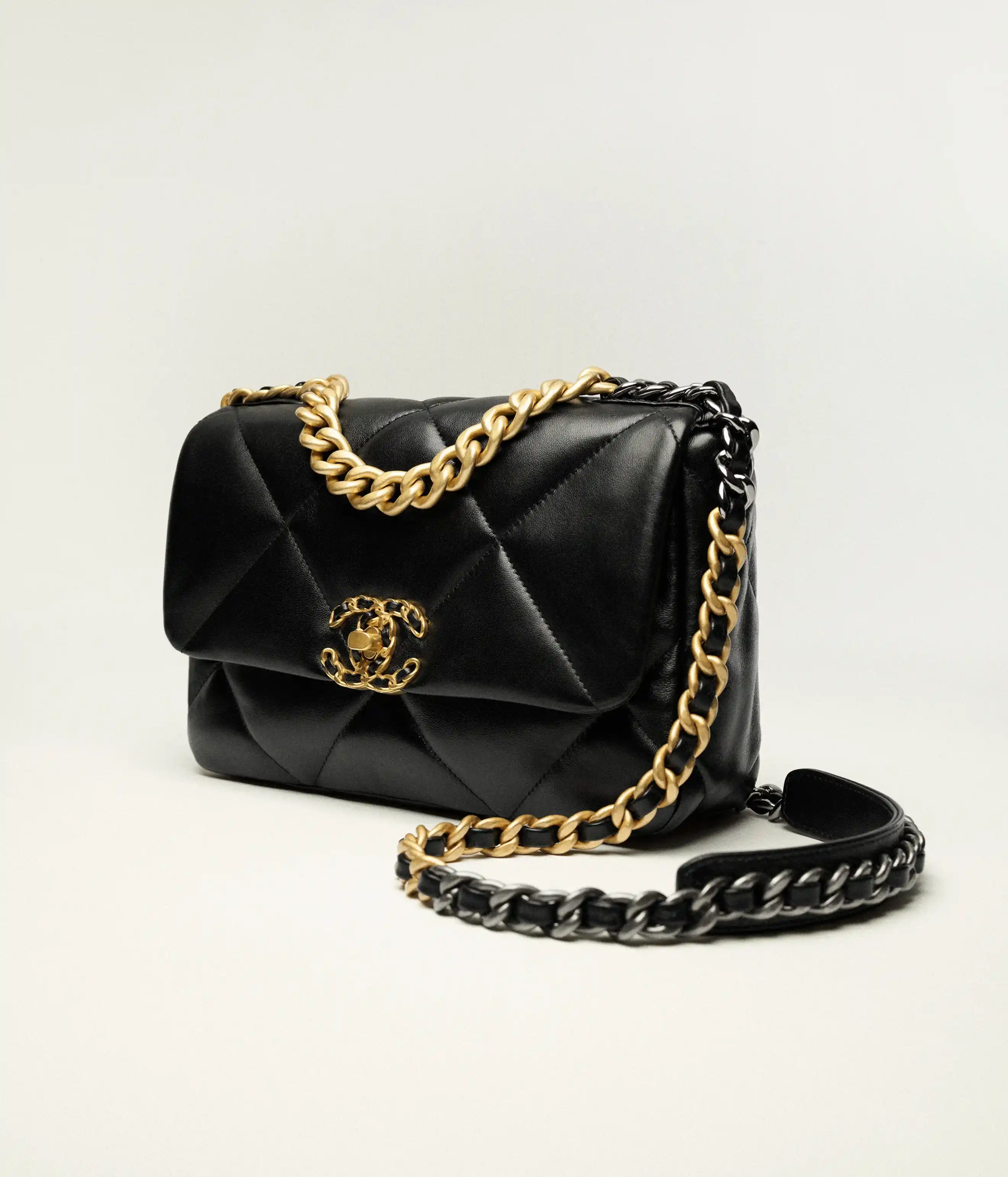 TÚI CHANEL 19