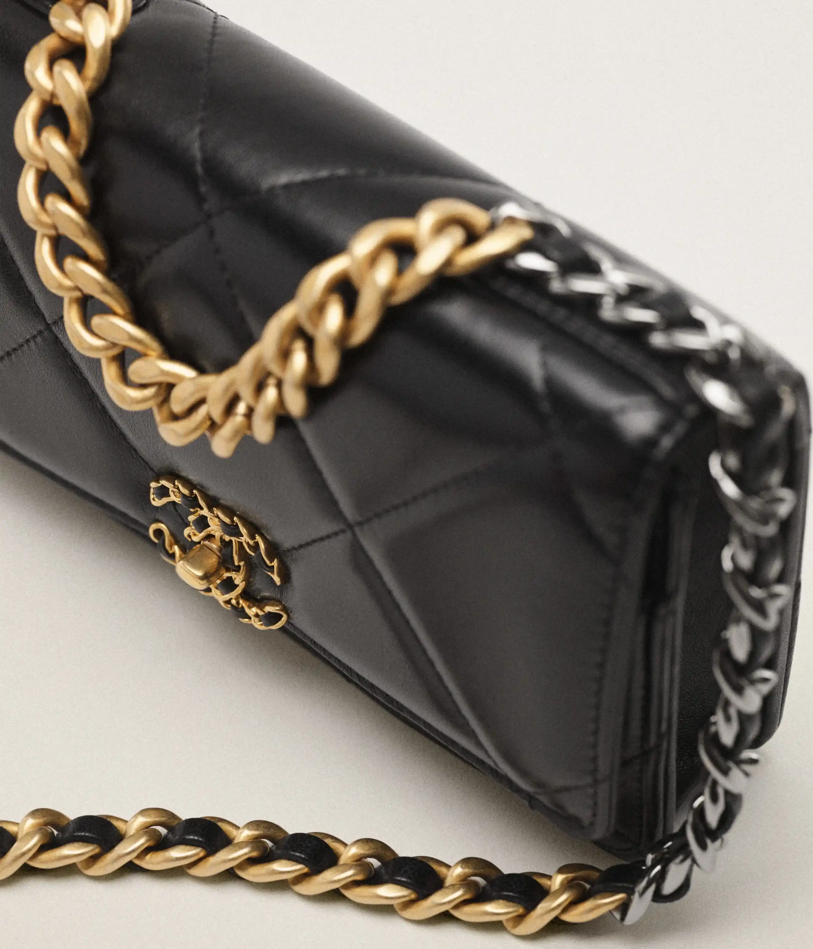 Ví CHANEL 19  dây chuyền