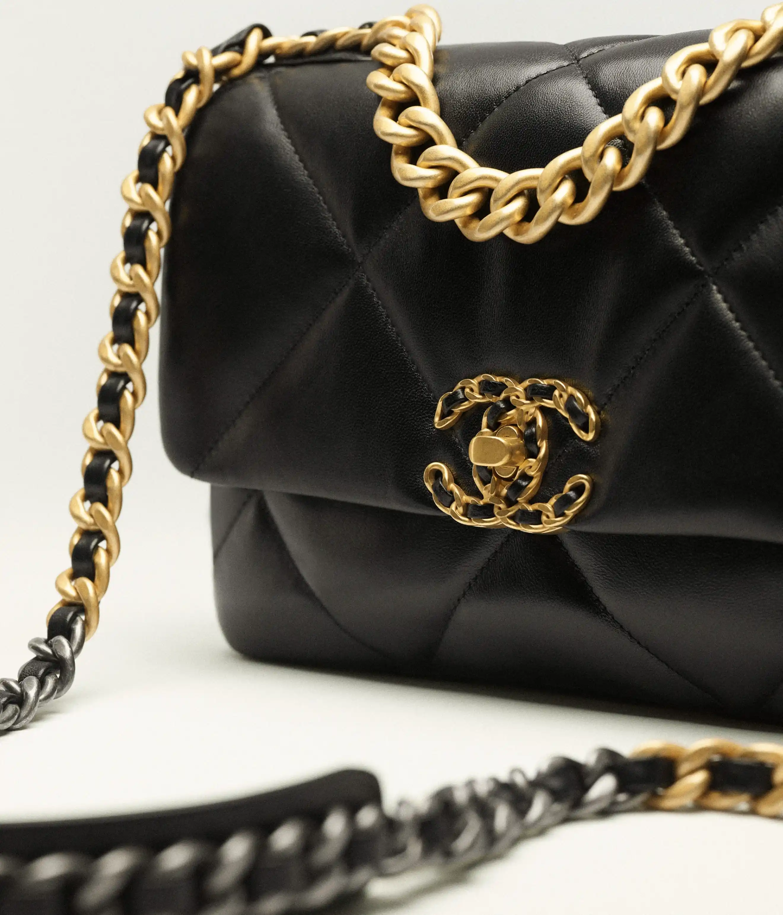 TÚI CHANEL 19