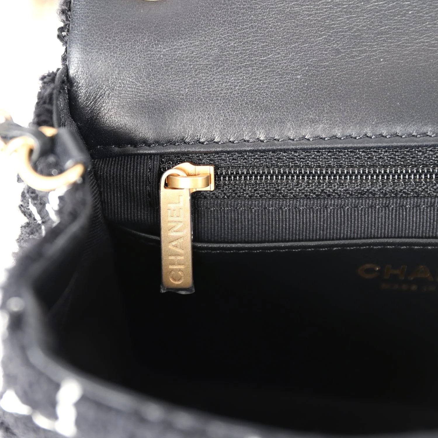 Túi Chanel Mini Pearl Crush Square Flap