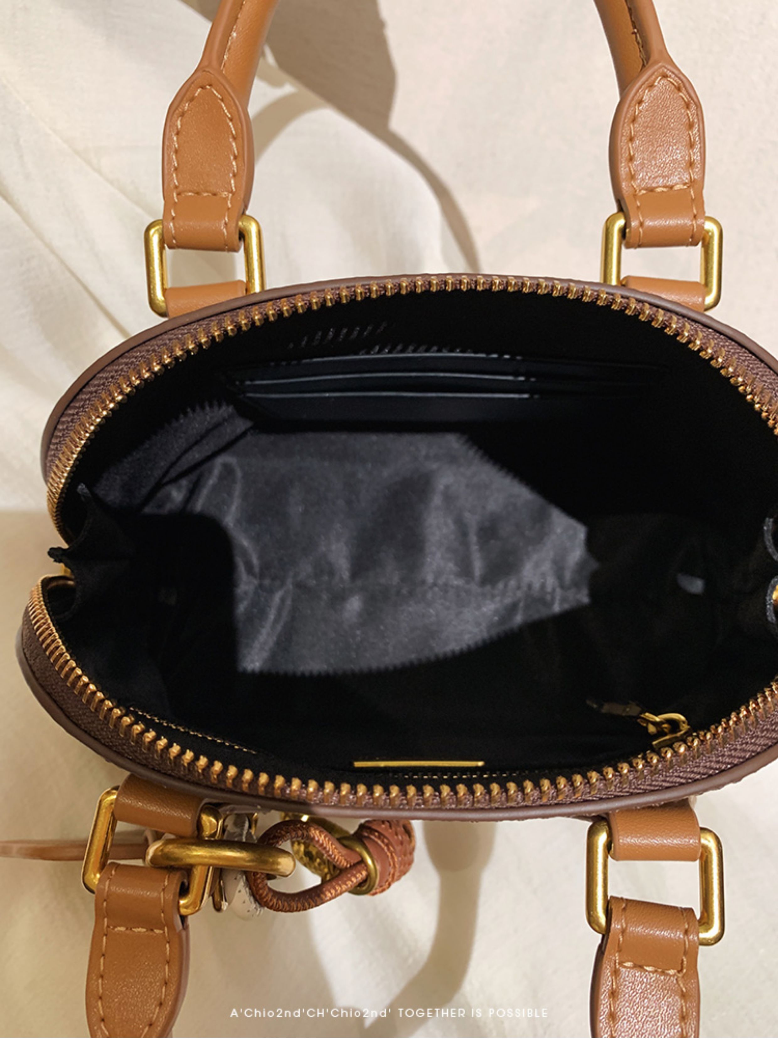 Túi xách South Wind Chio2nd Bread Puppy Rumba Memory Shell Bag