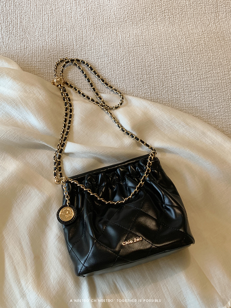 Túi đeo vai xích xếp ly Chio2nd Gold Party Bucket Bag