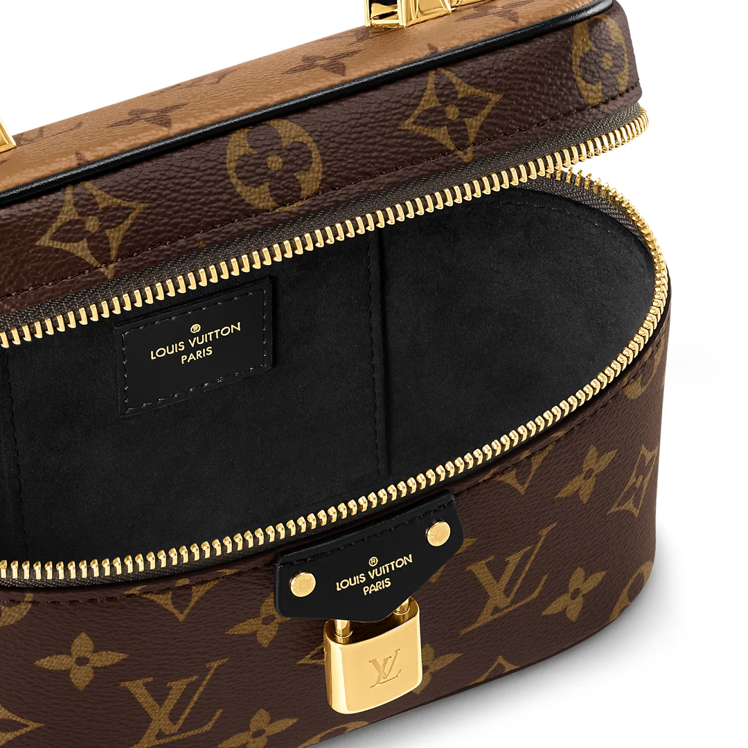 Túi Vanity Chain Pouch