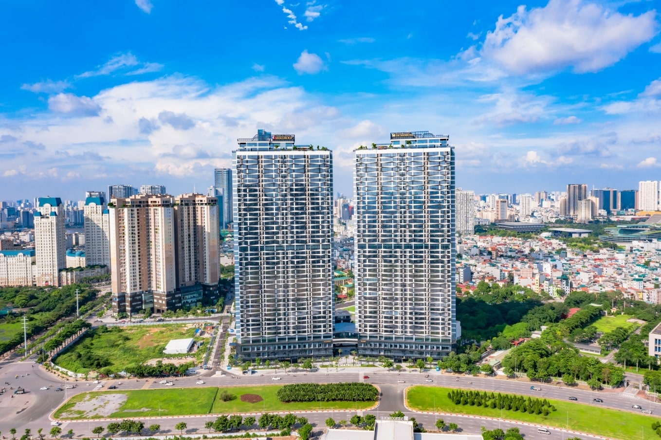 SẢN XUẤT VÀ THI CÔNG BIỂN BẢNG – MIK THE MATRIX ONE & THE MATRIX PARK