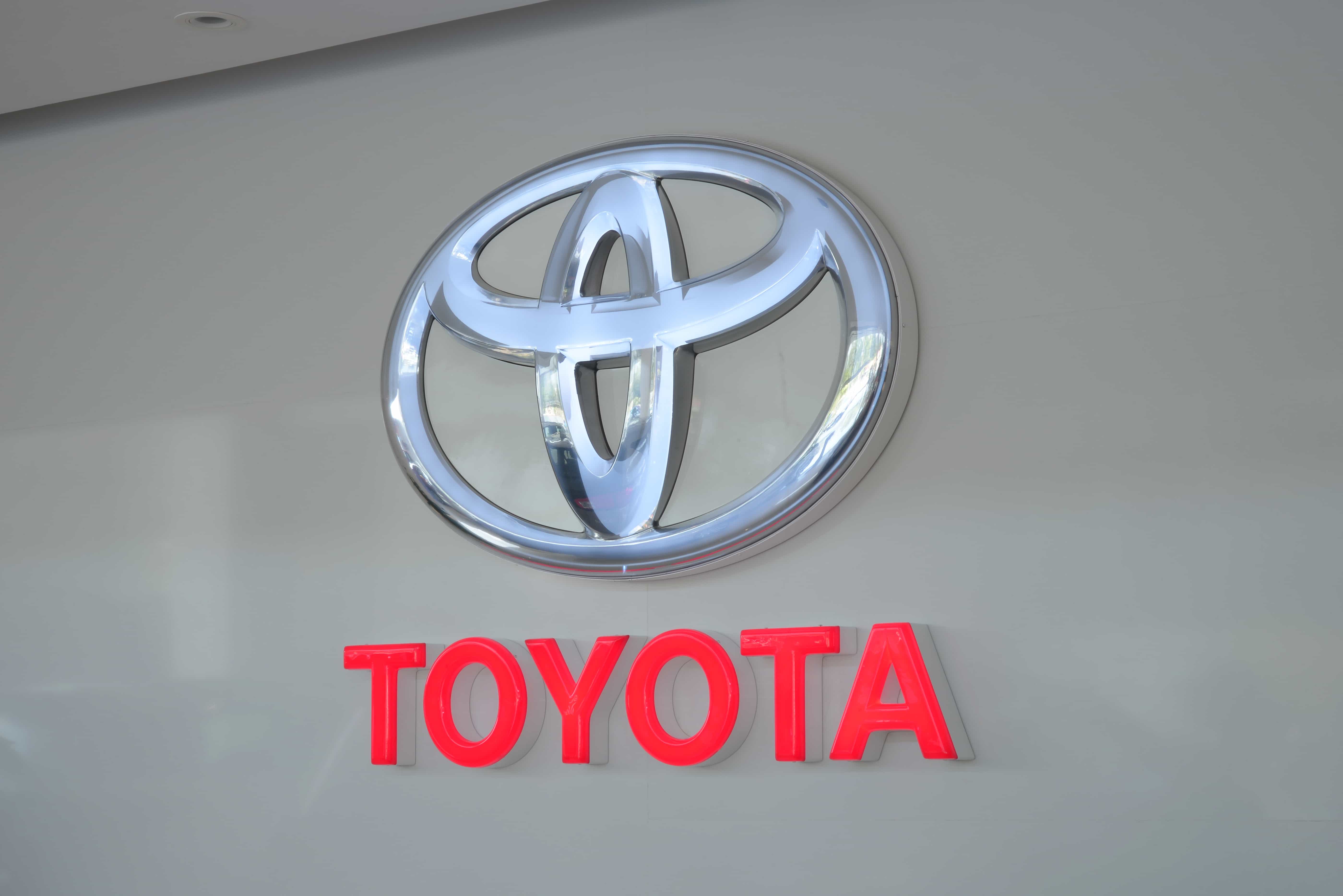 SẢN XUẤT LẮP ĐẶT LOGO TOYOTA