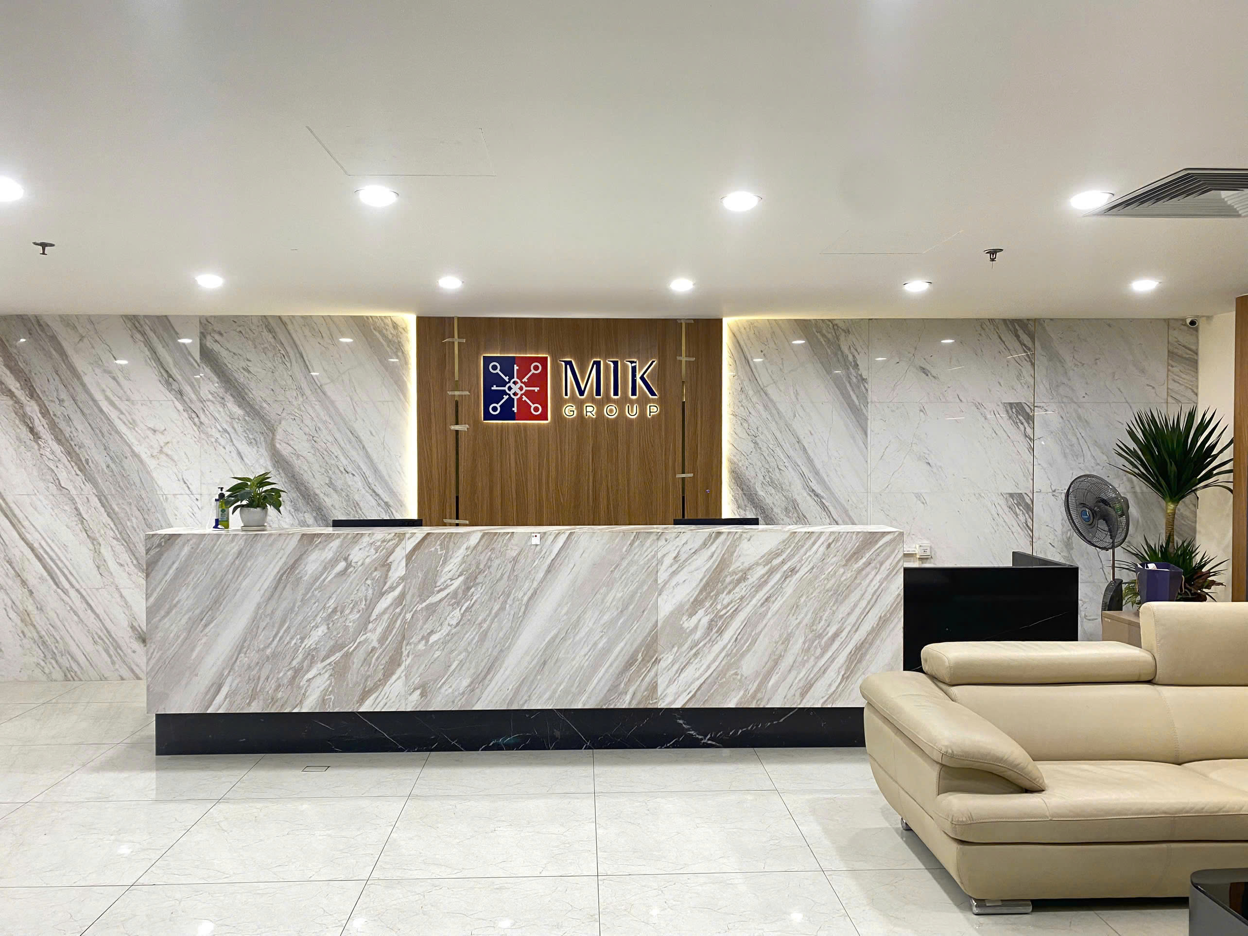 LẮP ĐẶT LOGO VÀ DÁN KÍNH MIK LÝ THƯỜNG KIỆT