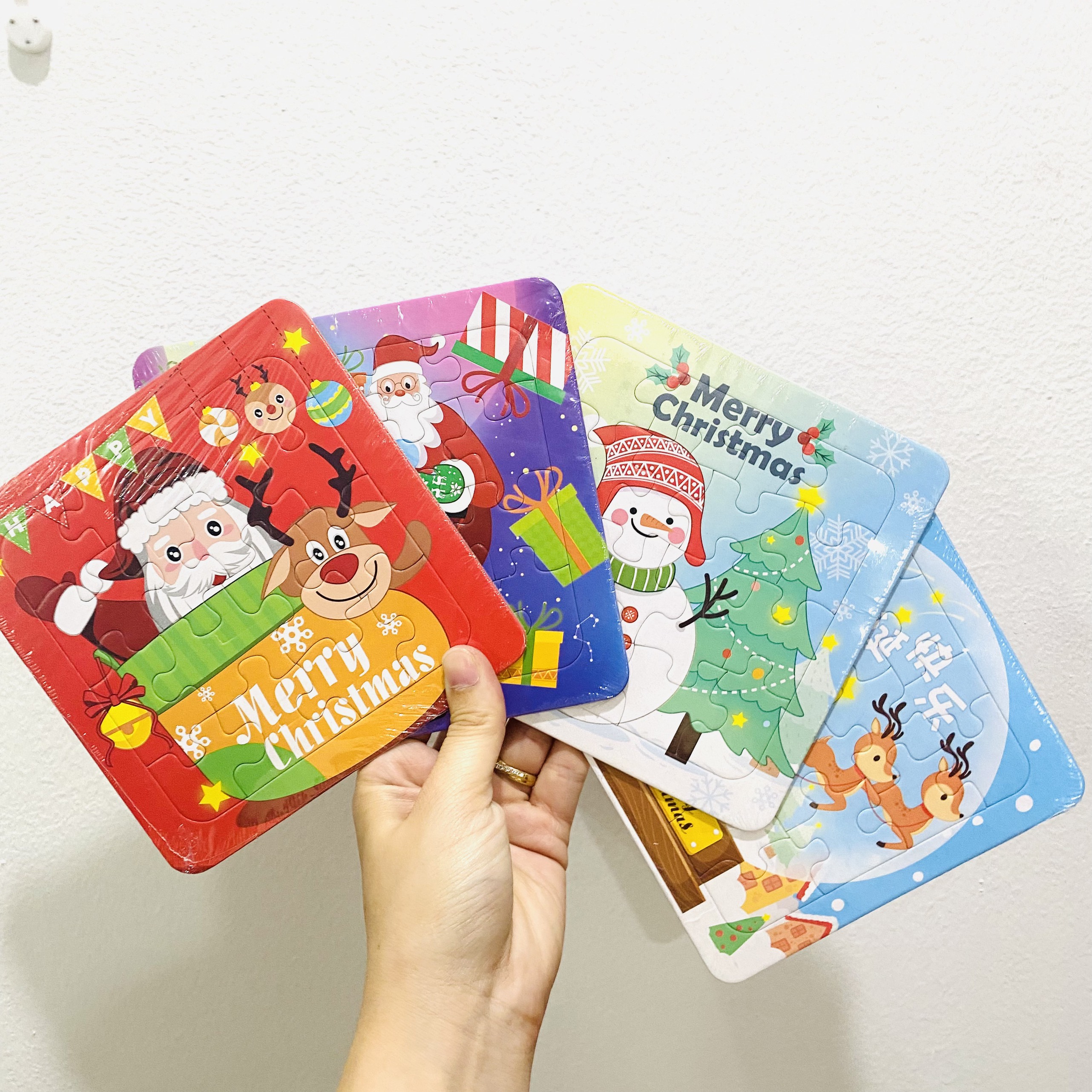 Tranh ghép hình 16 mảnh giáng sinh / noel có hình tô màu phía sau
