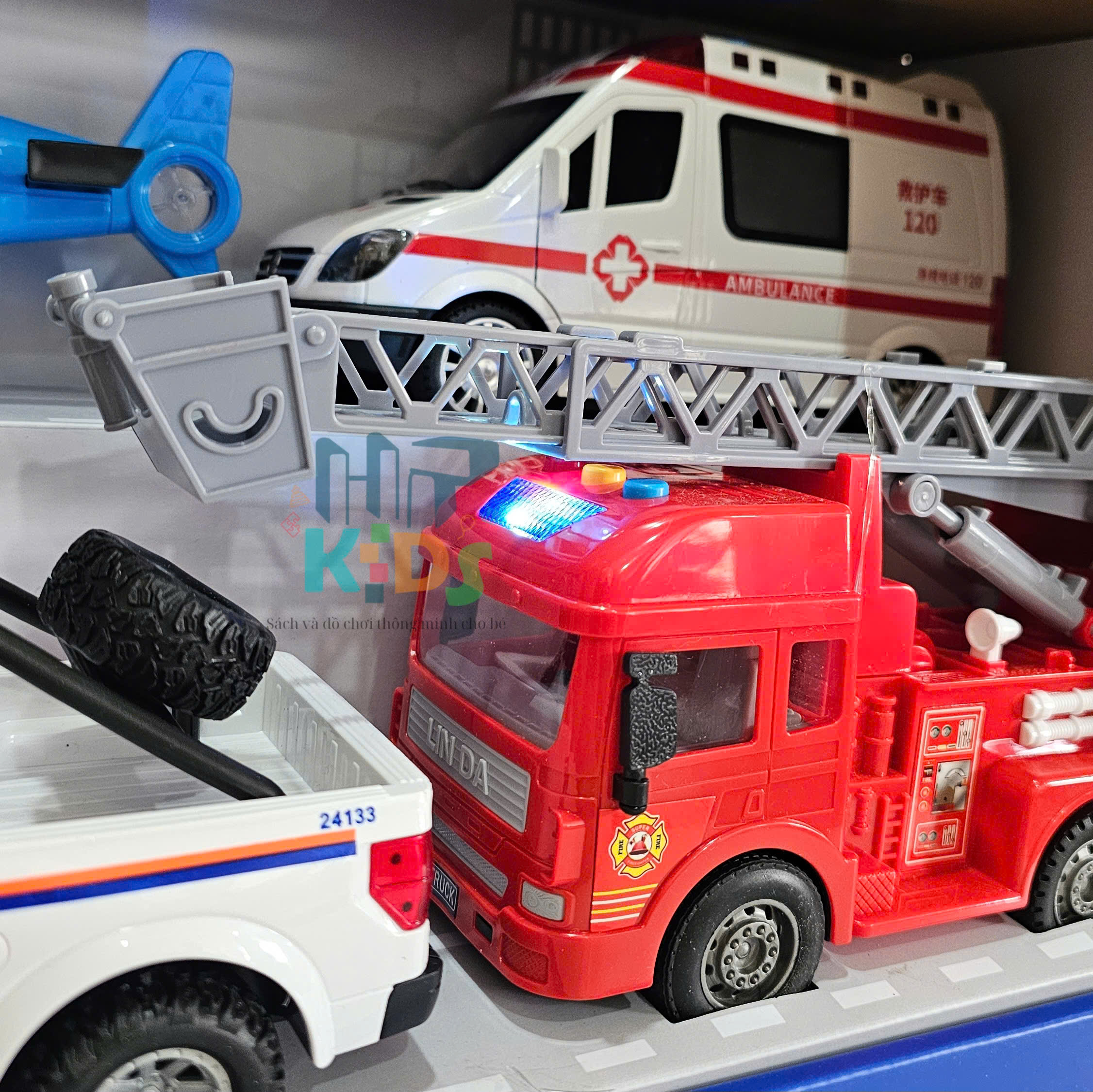 Bộ Xe Cứu Hỏa & Xe Bus Giáo Dục, Đồ Chơi Mô Hình Cao Cấp Kèm Đèn và Nhạc, Phù Hợp Trẻ 3+ Tuổi