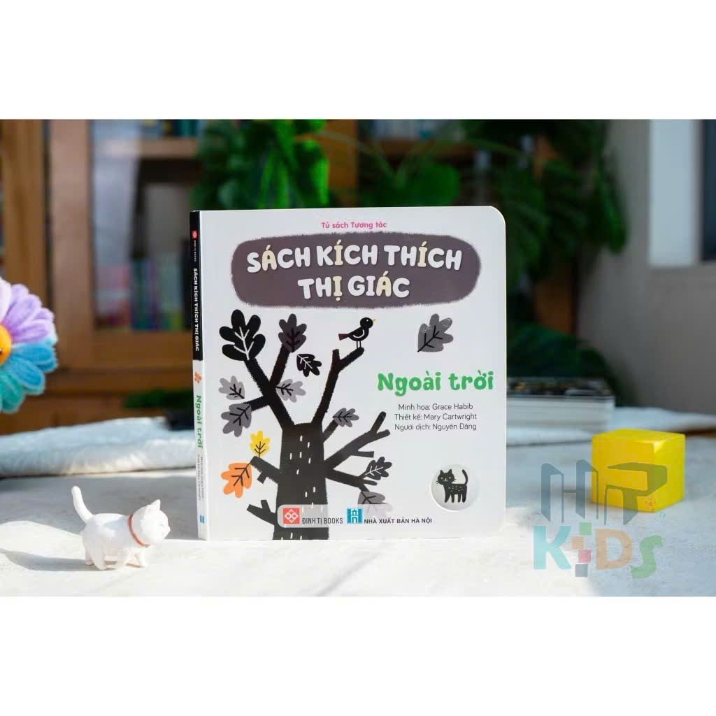 Sách kích thích thị giác - Đen trắng và màu sắc tương phản cho bé 0 -3 tuổi - Đinh Tị Books