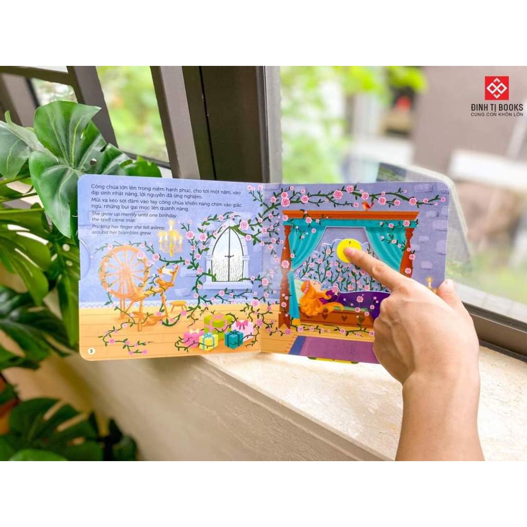 Sách tương tác - Chuyển động thông minh kéo, thả, trượt, đẩy First Explorers - Song ngữ Việt Anh - Đinh Tị Book