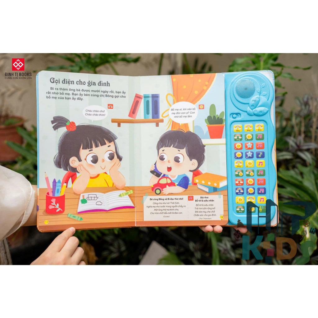 Sách Âm Thanh Phiên Bản Đặc Biệt với 30 Nút Bấm - Thế Giới Động Vật và Bé Học Nói - Đinh Tị Books