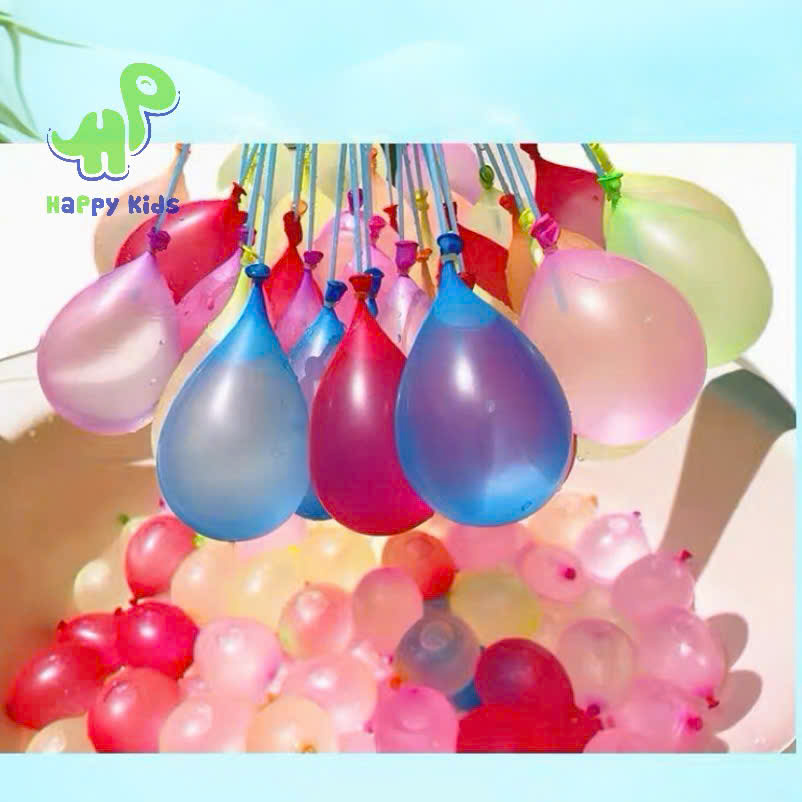 Bộ 111 quả bong bóng nước được lắp sẵn vào 3 chùm và có đầu nối với ống nước