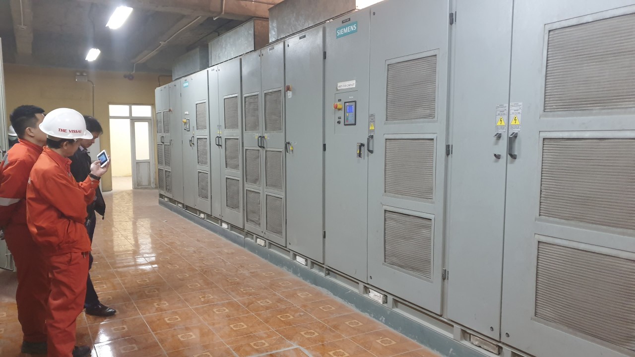 Biến Tần Là Gì? Ứng Dụng Trong Điều Khiển Động Cơ Và Tiết Kiệm Điện Năng