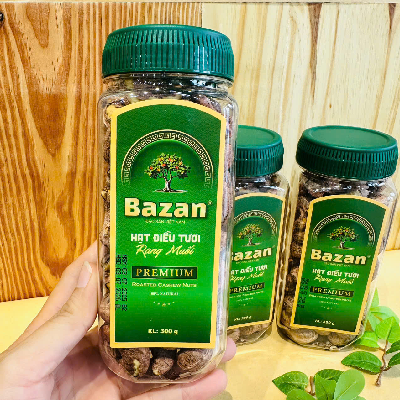 Hạt điều hộp đứng 300gr