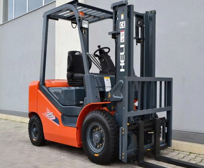 Mẹo sử dụng xe nâng bền bỉ và tiết kiệm nhiên liệu