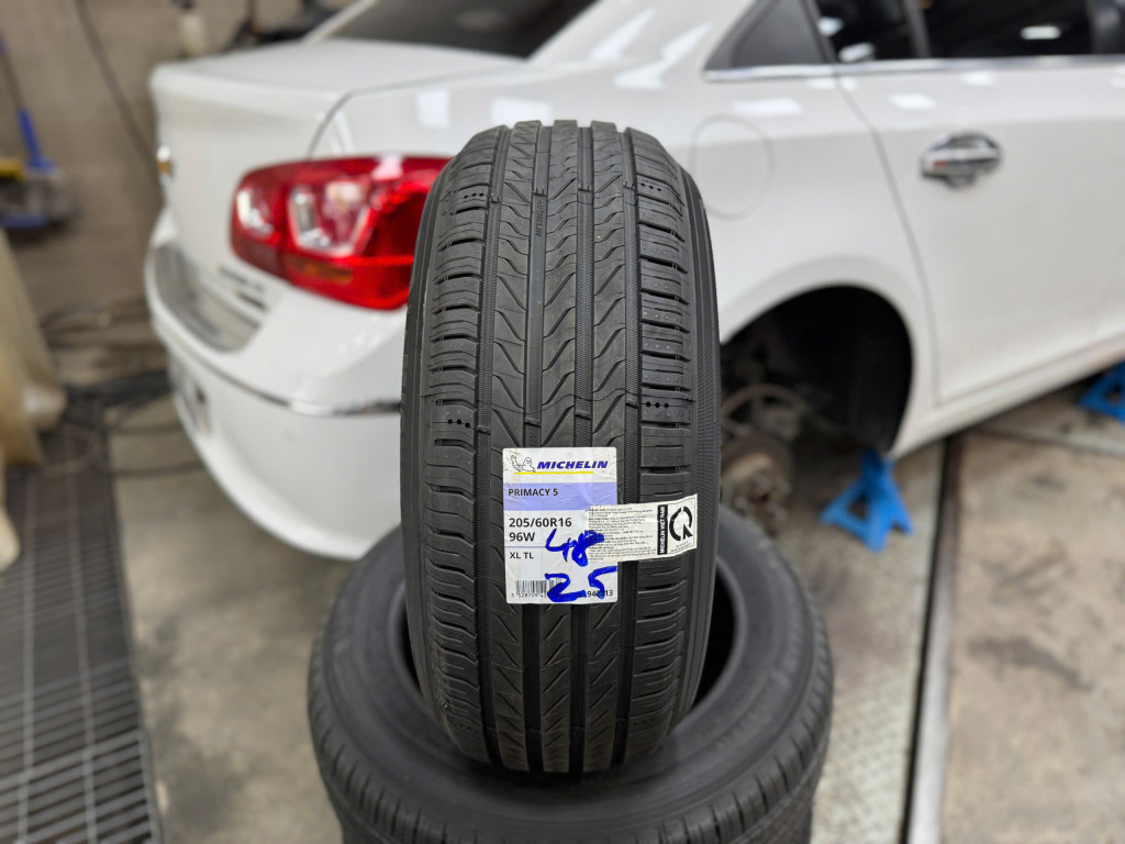 Lốp Michelin 205/60R16 Primacy 5