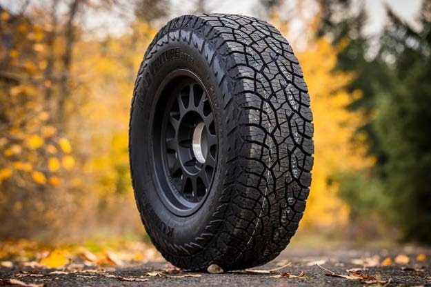Lốp Kumho 235/65R17 Road Venture AT52
