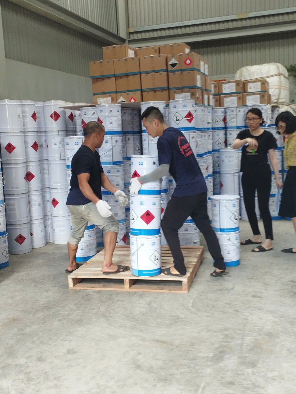 NHAN CONG BOC XEP HAI PHONG