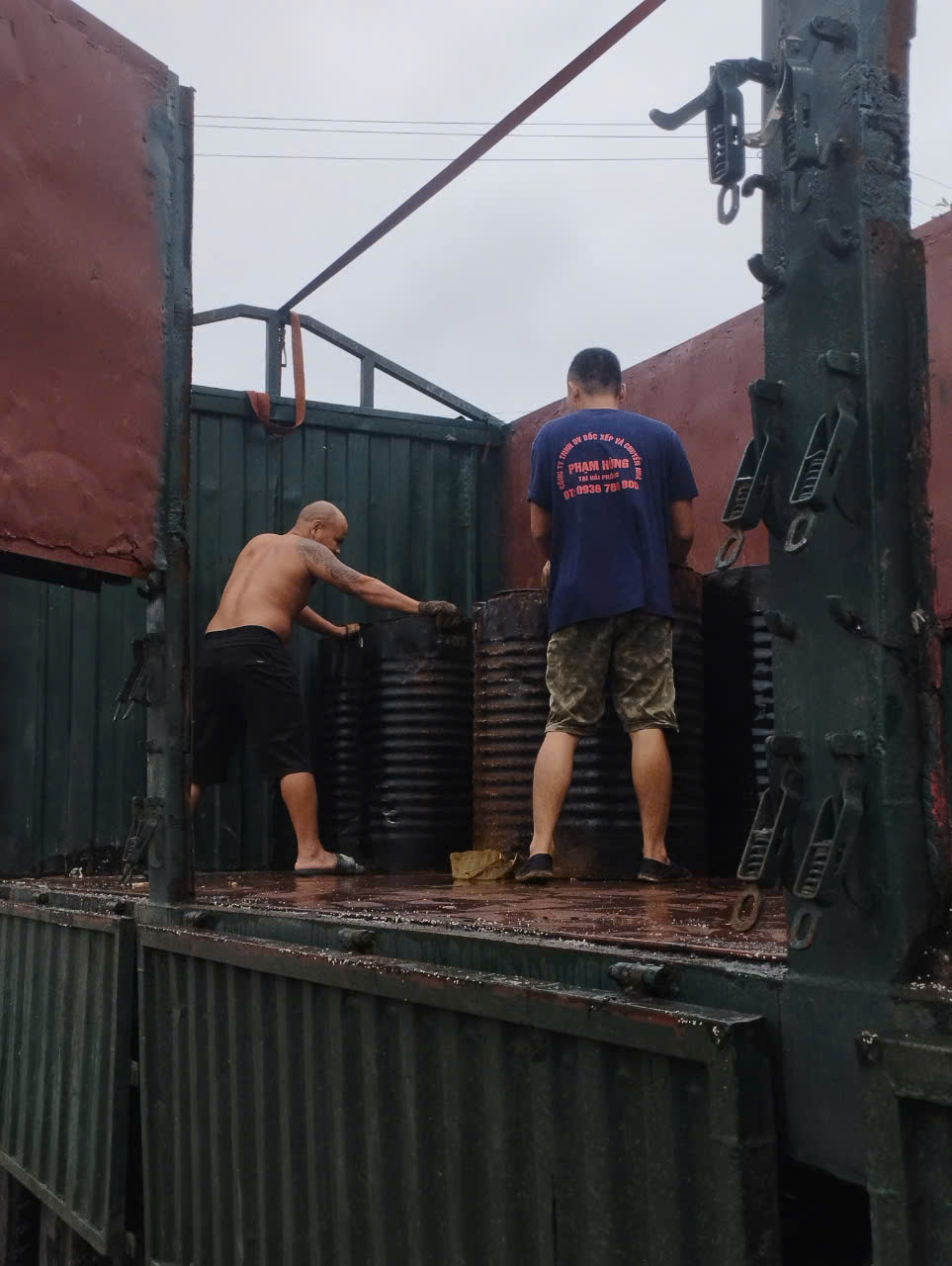 Qúy khách hàng cần thuê đơn vị vận chuyển và bốc xếp hàng hóa tạ Hải Phòng vui lòng  liên hệ