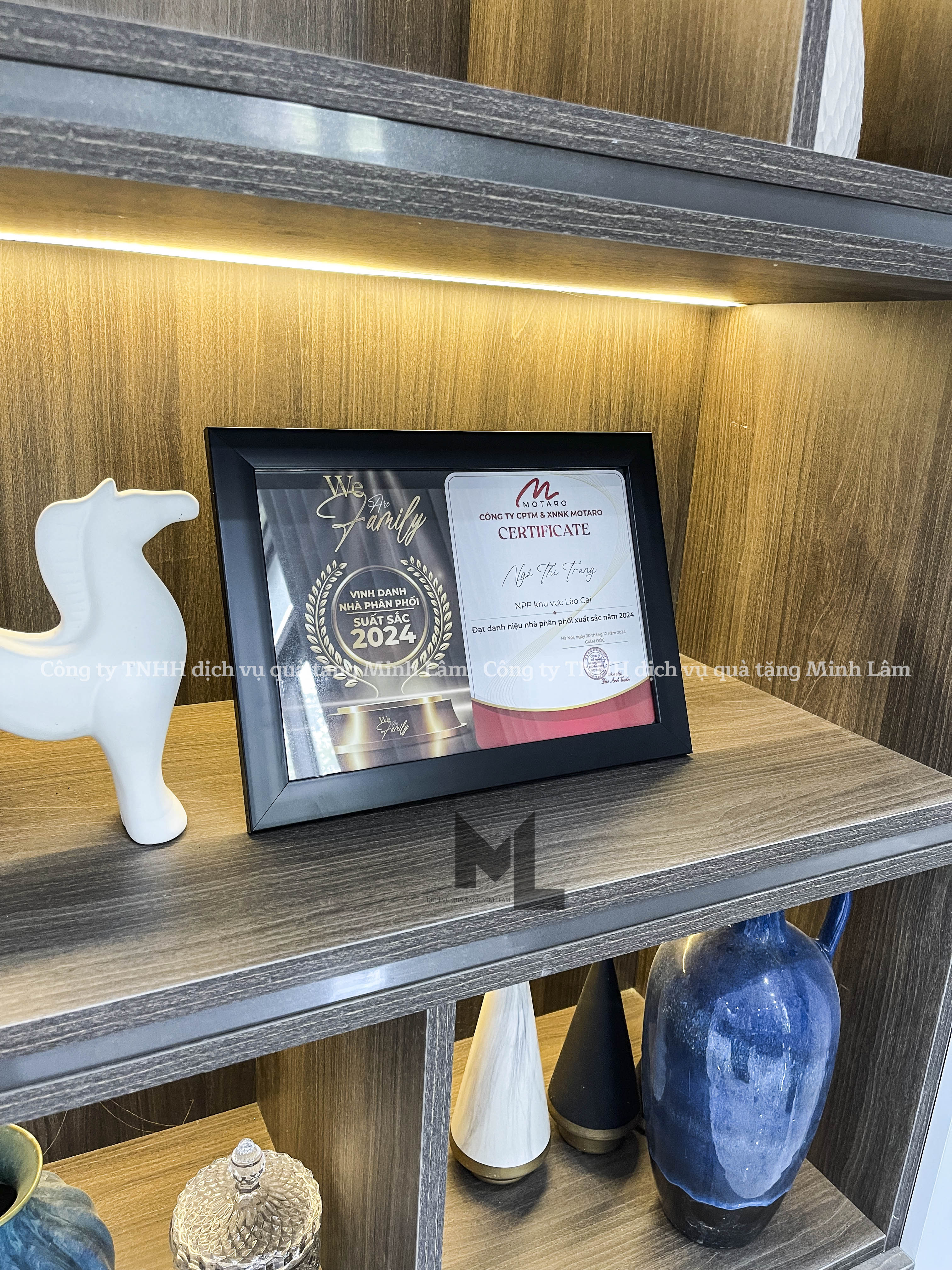 Khung bằng khen gỗ MDF màu đen