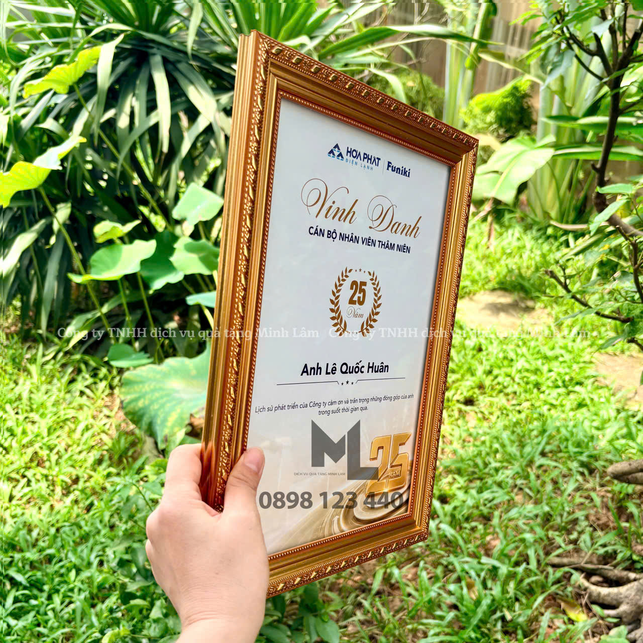 Khung bằng khen gỗ MDF hoa văn màu vàng