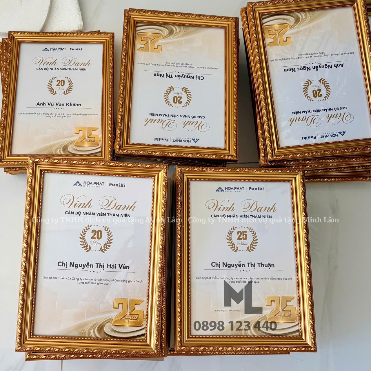 Khung bằng khen gỗ MDF hoa văn màu vàng