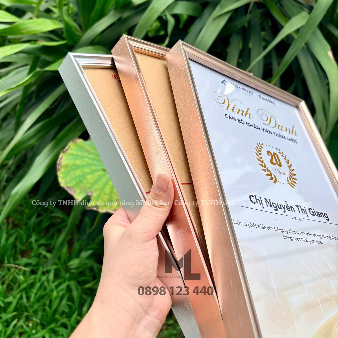 Khung vinh danh chất liệu kim loại nhiều màu sắc