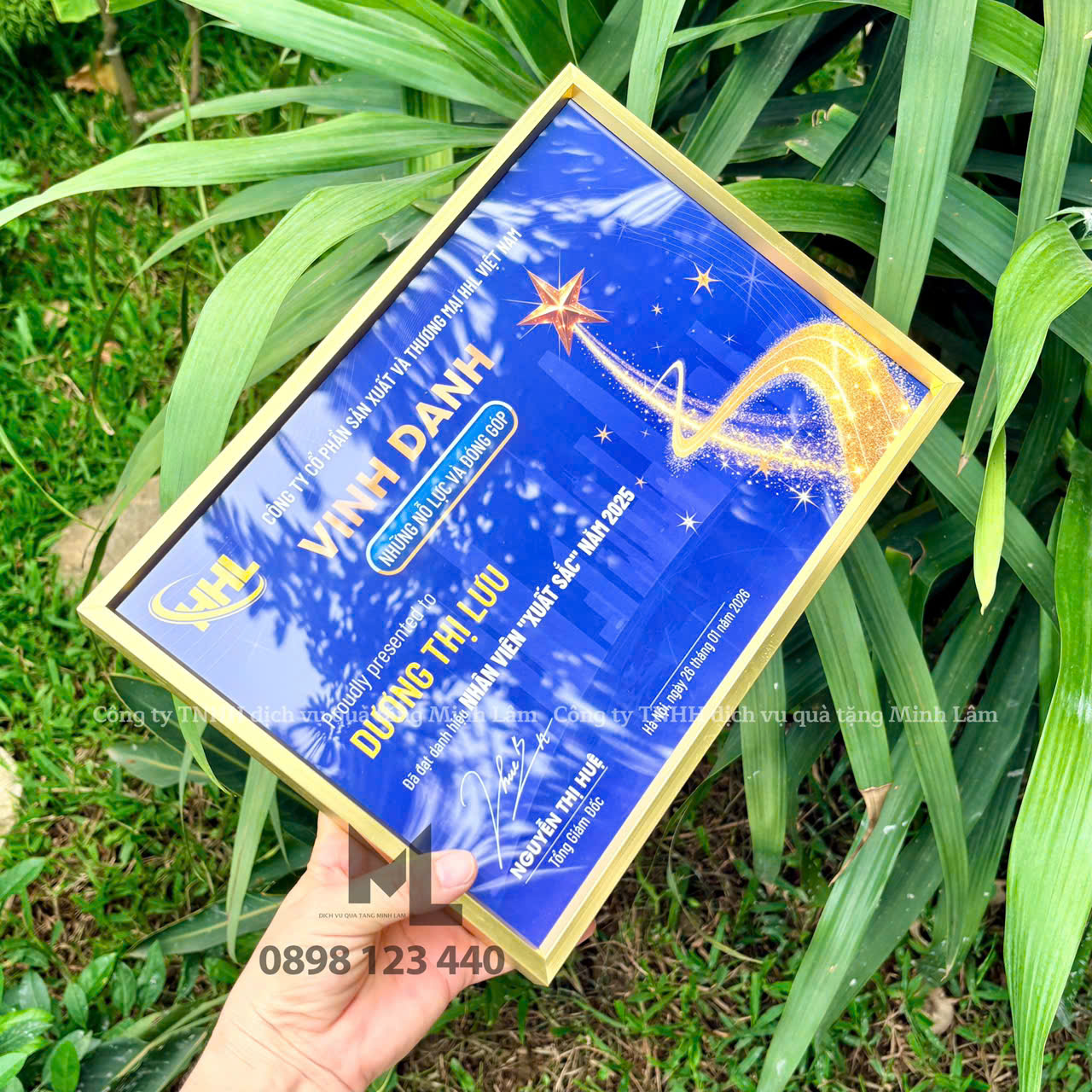 Khung vinh danh chất liệu kim loại nhiều màu sắc
