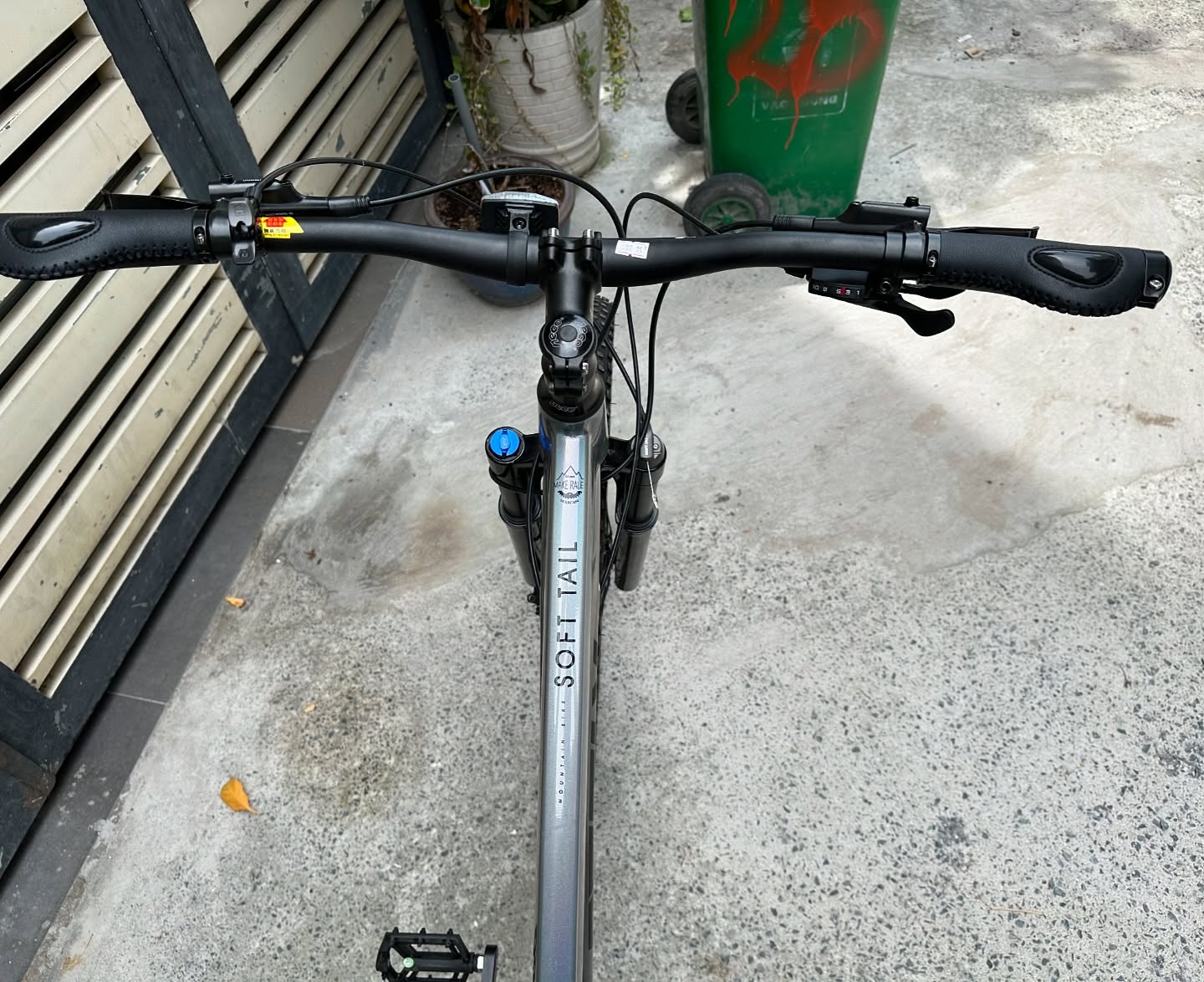 XE ĐẠP DTFLY DROOP MTB OFF-ROAD 2 Phuộc Cực Êm và Đẹp ( 14,Xtr )