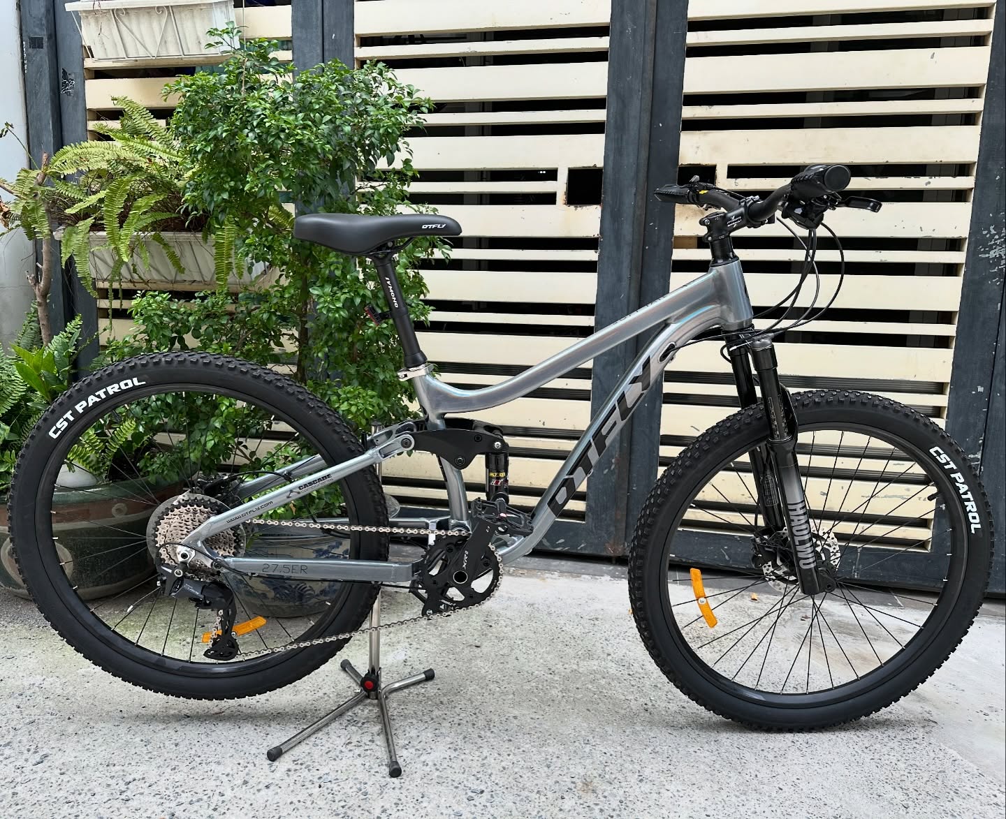 XE ĐẠP DTFLY DROOP MTB OFF-ROAD 2 Phuộc Cực Êm và Đẹp ( 14,Xtr )