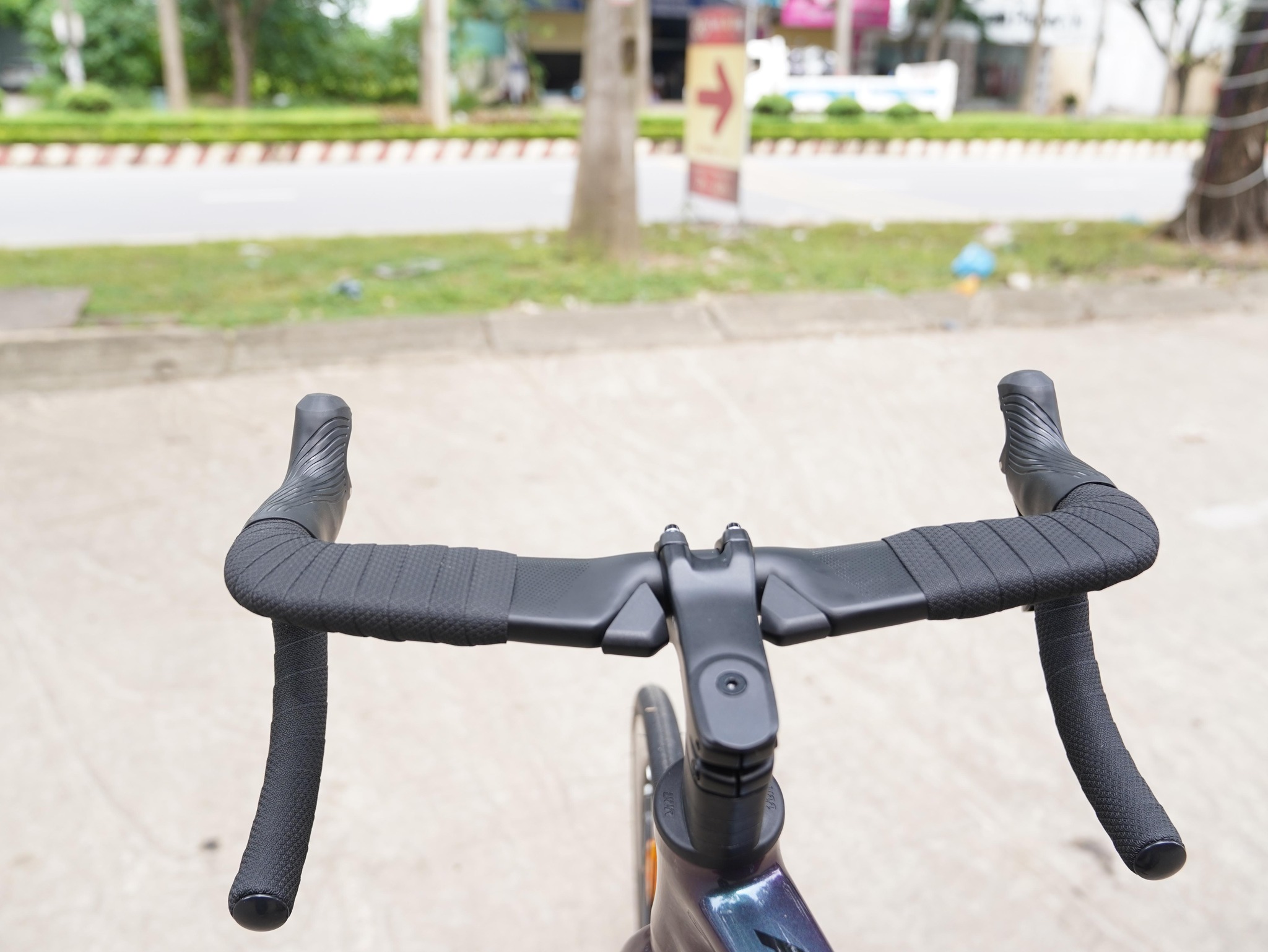 XE ĐẠP ĐUA DTFLY SR80 SUPER – CẤU HÌNH NGON TRONG TẦM GIÁ
