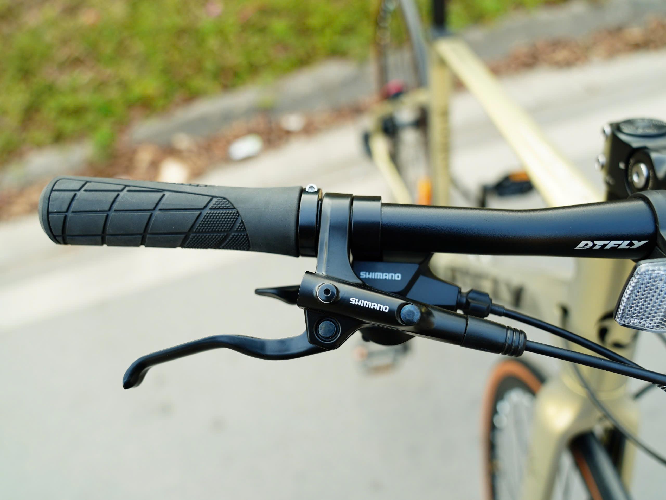 DTFLY R-315 Xe Đạp Touring Đường Phố - Khung Magie Đúc Liền Khối, Shimano 24 Tốc Độ, Phanh Dầu MT200