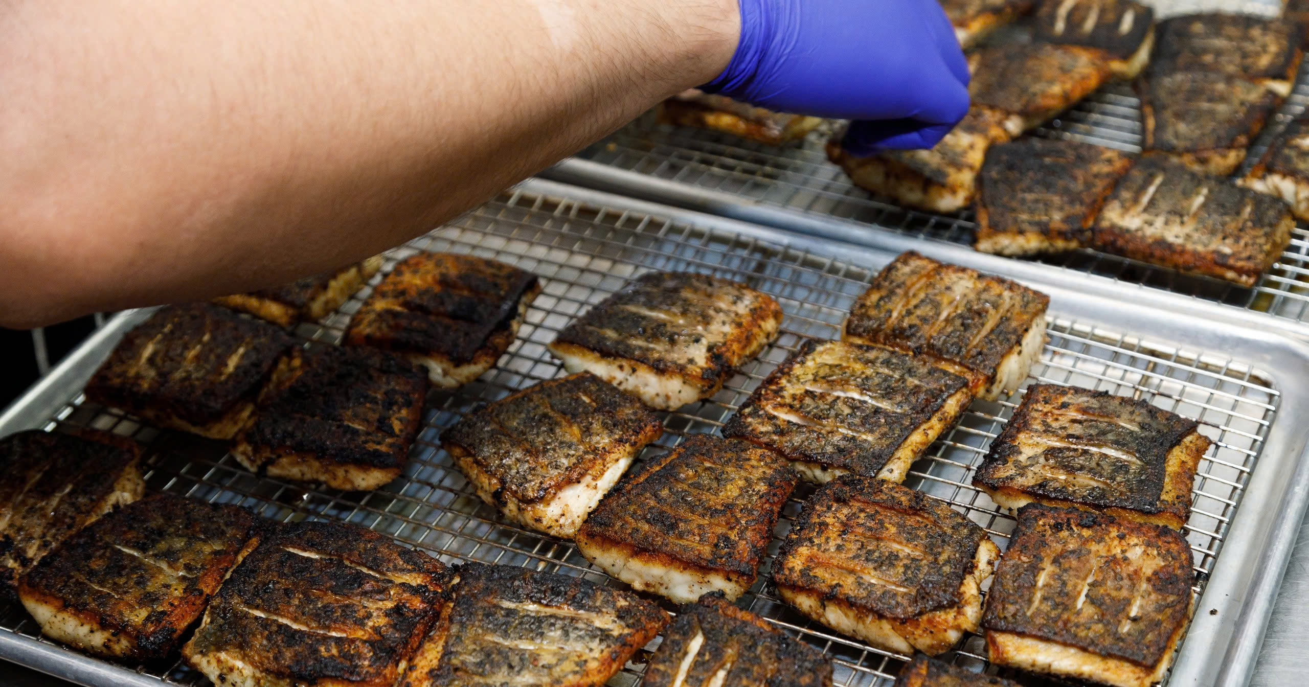 Khắc phục 3 sai lầm để nướng cá không 