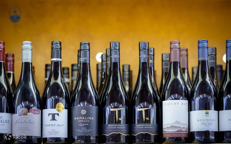 Các loại rượu vang thượng hạng nổi tiếng từ Pháp, Ý, Chile,...