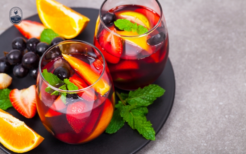 Vì sao ăn trái cây không làm mất hương rượu vang?