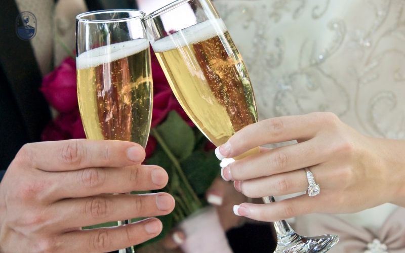 rượu vang nổ đám cưới