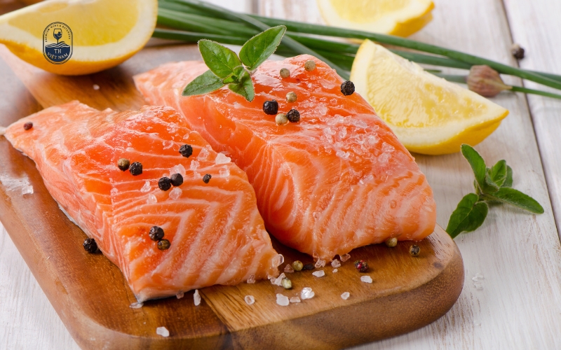 Rượu vang và cá hồi có thể kết hợp với nhau không