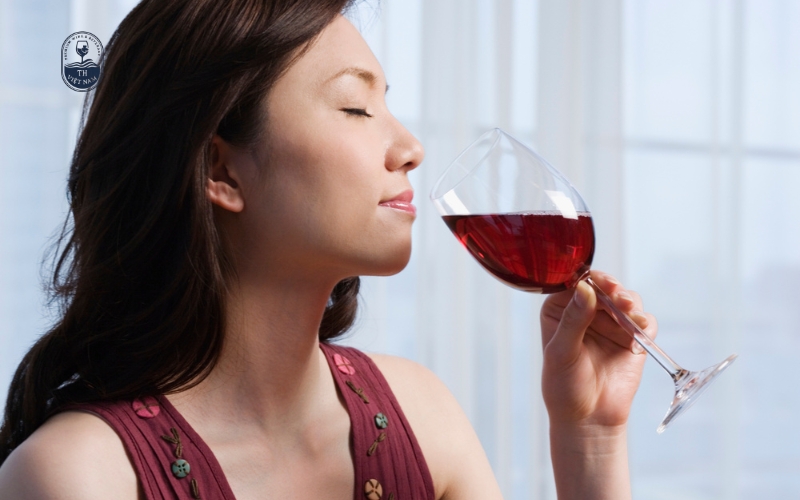 Bỏ qua bước ngửi rượu vang