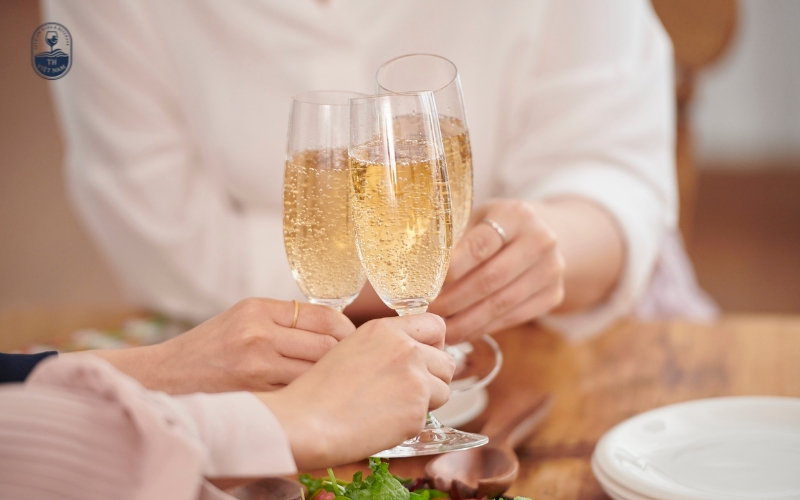 Hướng dẫn uống rượu vang sủi (Sparkling Wine – Champagne)