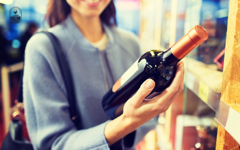 Kiểm tra tem chống giả và nhãn mác trên chai