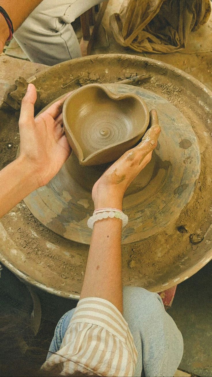 Khám Phá Vẻ Đẹp Về Nguồn Gốc Và Lịch Sử Của Nghệ Thuật Gốm Sứ