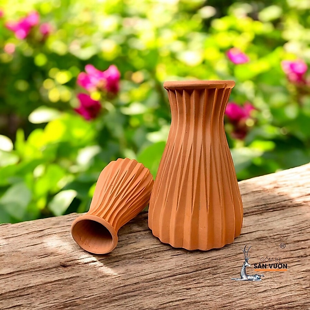 Bình Gốm Đất Nung Gân Dọc 2 Size - Gốm Sứ Sân Vườn