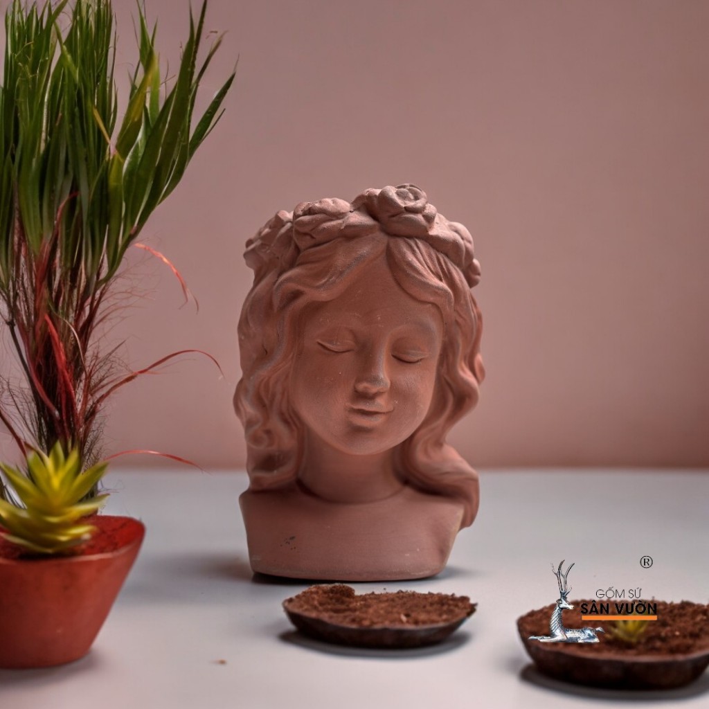 Chậu Gốm Đất Nung Hình Cô Gái Anna Tóc Xoăn - Gốm Sứ Sân Vườn