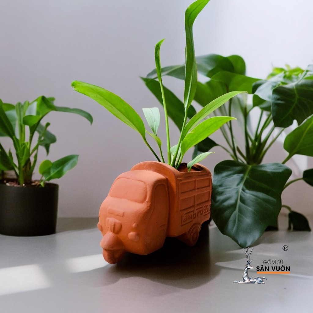 Chậu Gốm Đất Nung Hình Xe Lam - Gốm Sứ Sân Vườn