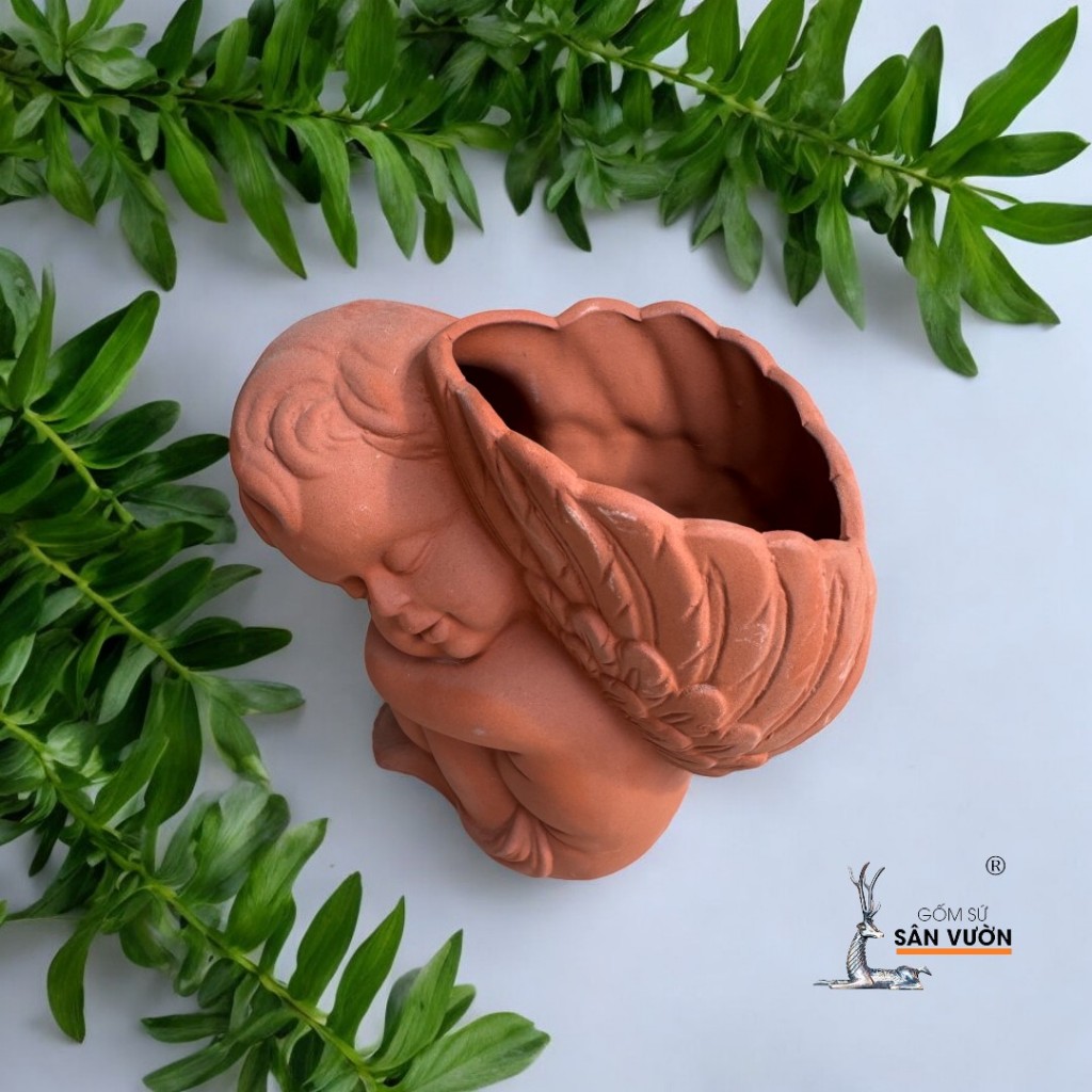 Chậu Gốm Đất Nung Hình Thiên Thần Nhỏ Ngồi Bó Gối - Gốm Sứ Sân Vườn
