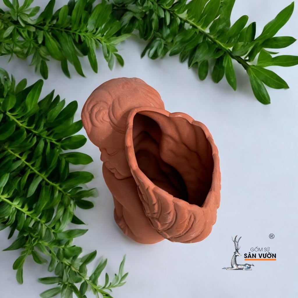 Chậu Gốm Đất Nung Hình Thiên Thần Nhỏ Ngồi Bó Gối - Gốm Sứ Sân Vườn